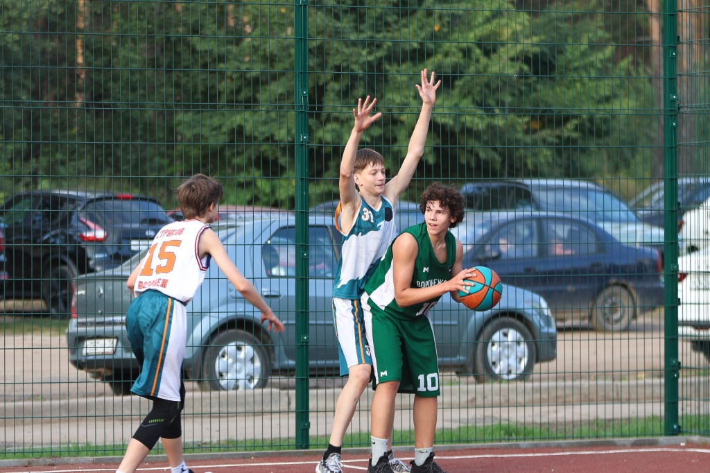 Мэр Воронежа Сергей Петрин посетил церемонию открытия новых спортплощадок в микрорайоне Придонской