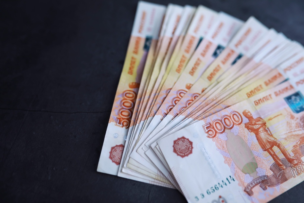 Идеальной пенсией россияне считают 100 000 рублей Идеальной пенсией россияне считают 100 000 рублей