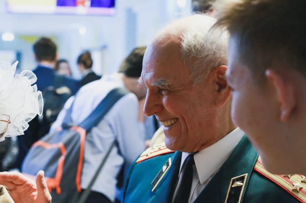 Сергей Петрин поздравил со 101-м днём рождения Почётного гражданина Воронежа Николая Николаевича Борисова Сергей Петрин поздравил со 101-м днём рождения Почётного гражданина Воронежа Николая Николаевича Борисова