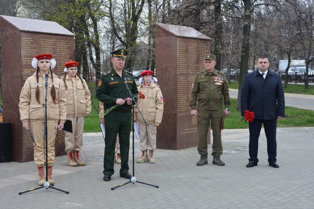 Андрей Дьяченко: «Мы обязаны помнить правду о той войне» — в Воронеже почтили память воинов 245‑го мотострелкового полка