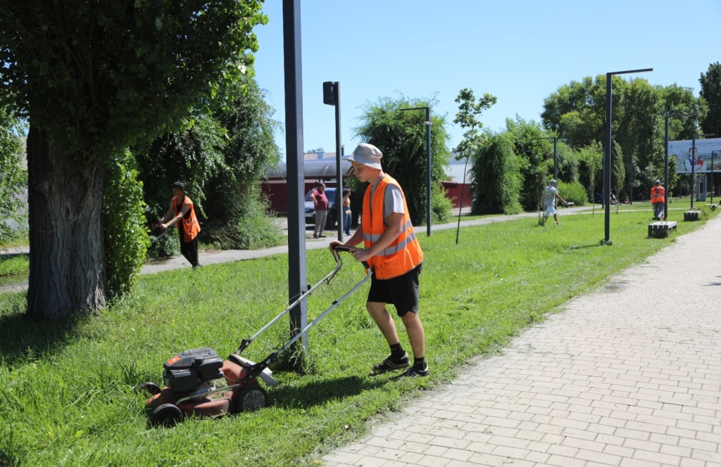 Мэр Воронежа Сергей Петрин: районные комбинаты благоустройства работают в круглосуточном режиме