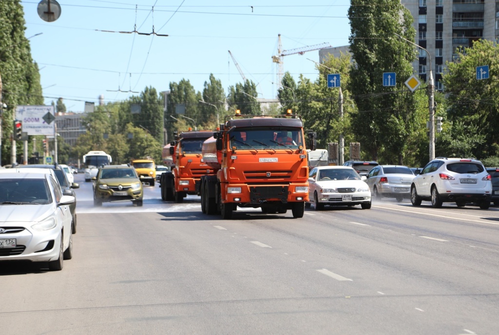 Мэр Воронежа Сергей Петрин: районные комбинаты благоустройства работают в круглосуточном режиме