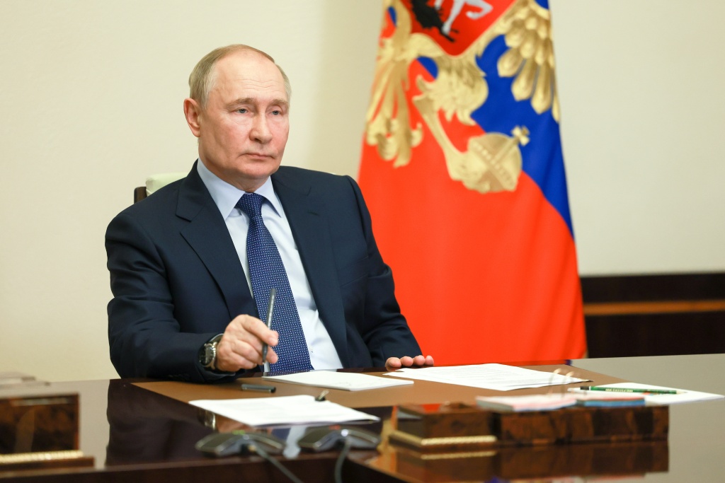 Президент Российской Федерации наградил троих жителей Мордовии Президент Российской Федерации наградил троих жителей Мордовии