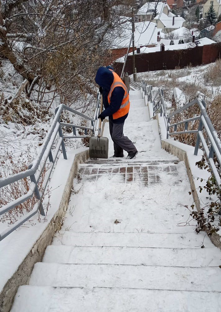 В Воронеже коммунальные службы перешли на круглосуточный режим работы В Воронеже коммунальные службы перешли на круглосуточный режим работы
