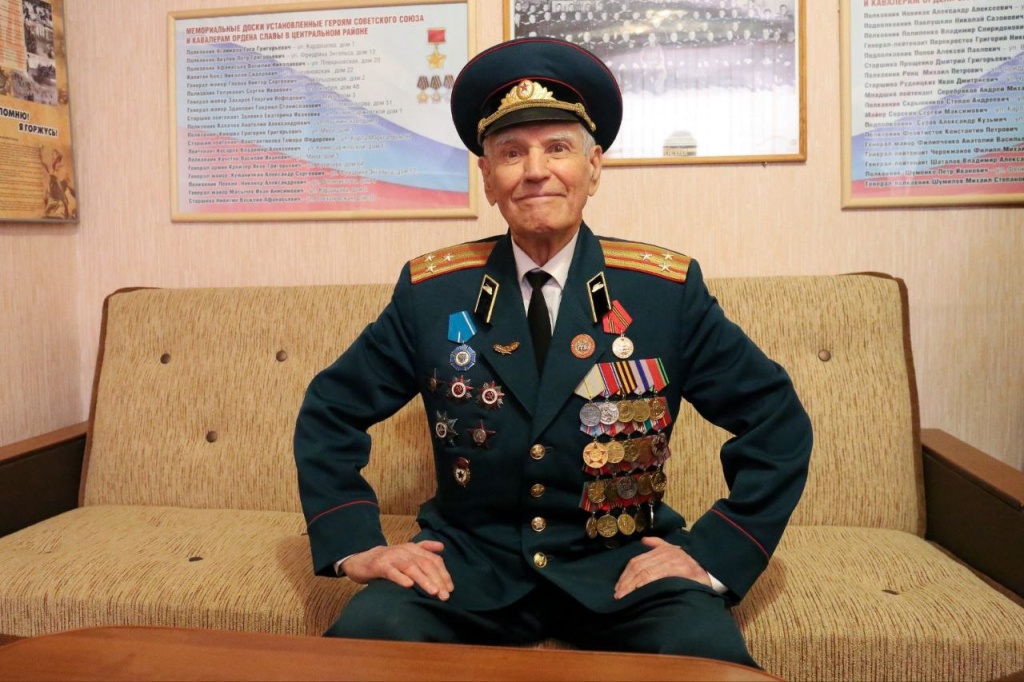 Сергей Петрин поздравил Почётного жителя Воронежа Николая Борисова со столетним юбилеем