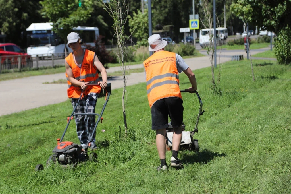 Мэр Воронежа Сергей Петрин: районные комбинаты благоустройства работают в круглосуточном режиме