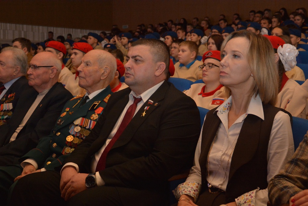 Председатель Воронежской гордумы Андрей Дьяченко принял участие в общероссийском Уроке Мужества Председатель Воронежской гордумы Андрей Дьяченко принял участие в общероссийском Уроке Мужества