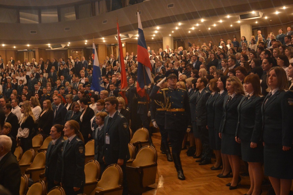 Председатель Воронежской гордумы поздравил сотрудников налоговой службы с профессиональным праздником
