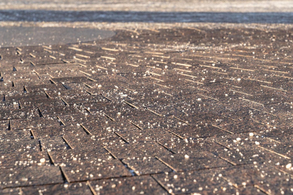 В Оренбуржье от мощного смерча и града сильно пострадал совхоз Тобольский