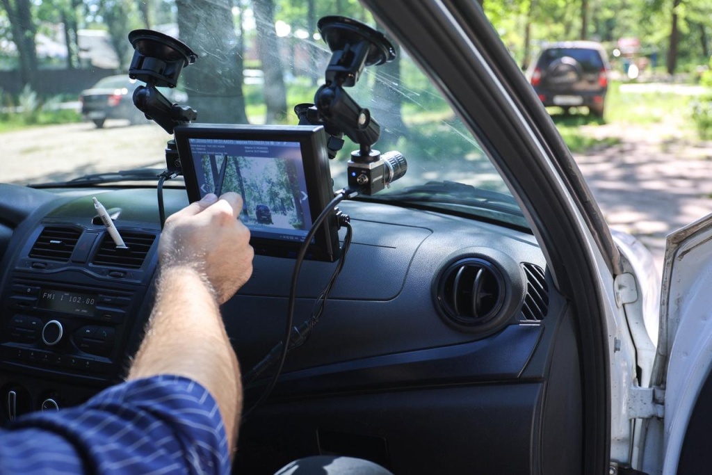 Сергей Петрин: борьба с парковкой на газонах будет усилена