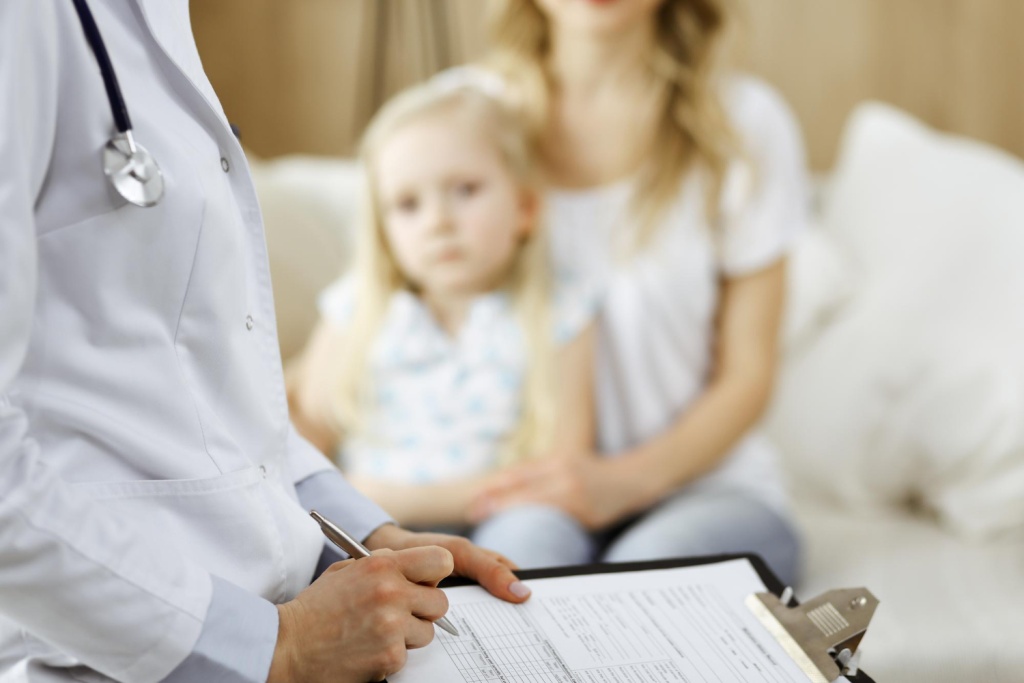 Врачи из мобильной бригады НИКИ осмотрели порядка 4,5 тысяч детей