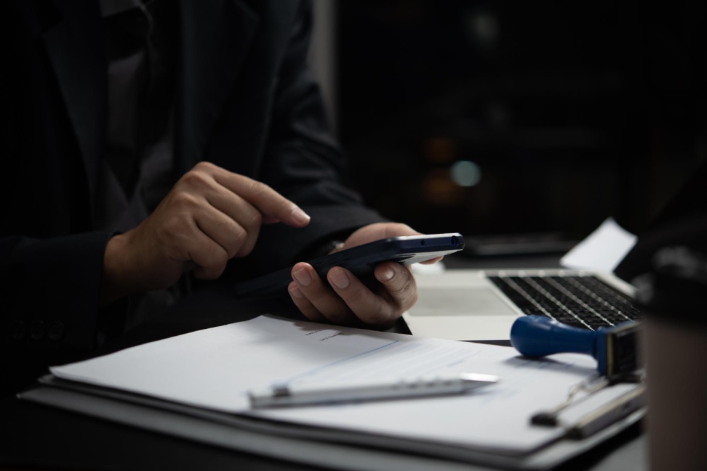 Переводы под прицелом: как новые законы повлияют на наличные расчёты и самозанятость