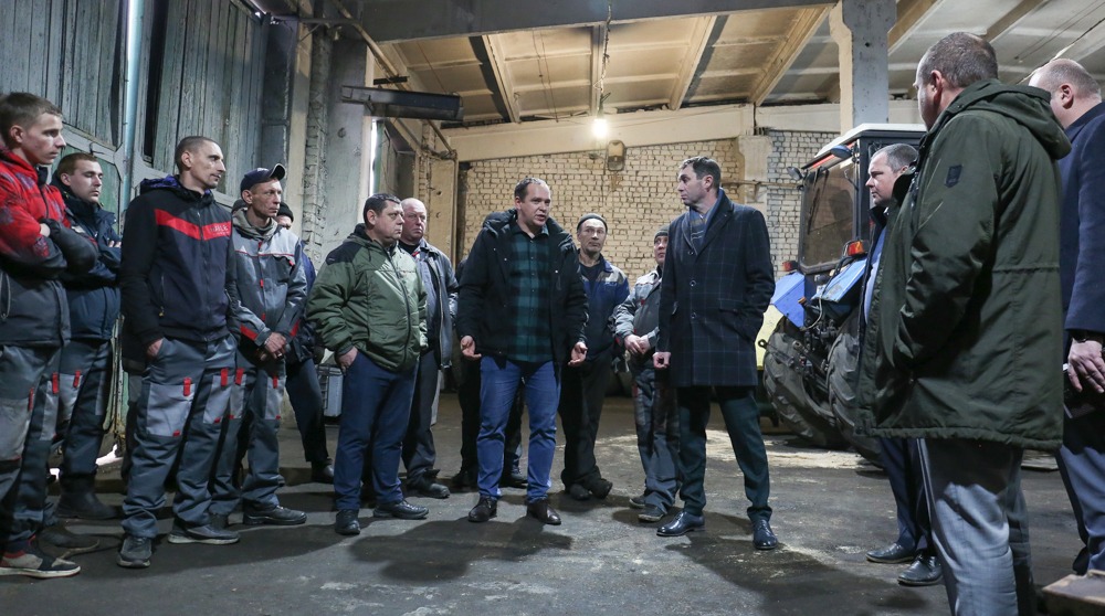 Сергей Петрин пообщался с сотрудниками комбината благоустройства Центрального района Сергей Петрин пообщался с сотрудниками комбината благоустройства Центрального района