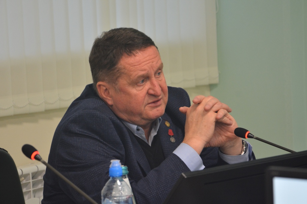 Депутат Воронежской гордумы Сергей Ковалев провёл встречу с учениками 106-й школы в День сердца Депутат Воронежской гордумы Сергей Ковалев провёл встречу с учениками 106-й школы в День сердца