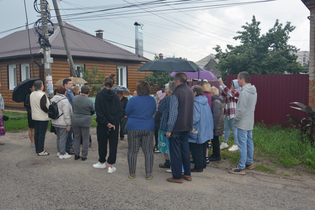 Депутат гордумы Андрей Зачупейко провёл выездной приём в частном секторе Воронежа