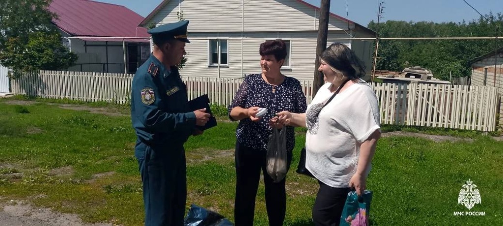 МЧС усиливает меры пожарной безопасности в жилом секторе