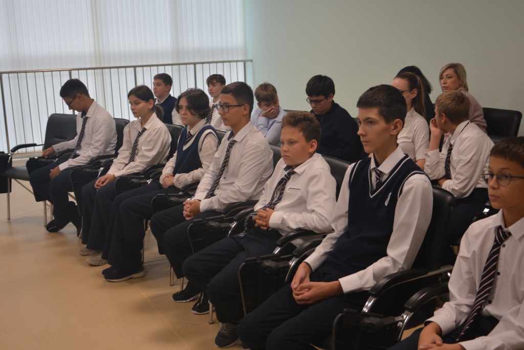 Депутат Воронежской гордумы Сергей Ковалев провёл встречу с учениками 106-й школы в День сердца Депутат Воронежской гордумы Сергей Ковалев провёл встречу с учениками 106-й школы в День сердца