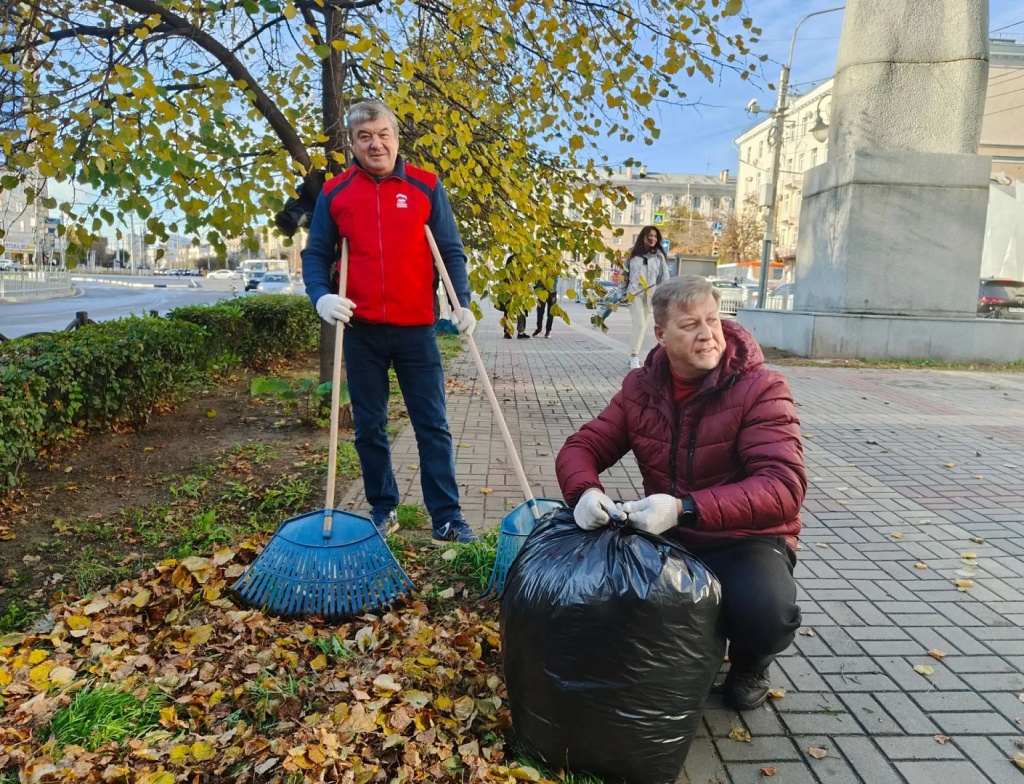 Депутаты Воронежской городской Думы приняли участие в общегородском субботнике Депутаты Воронежской городской Думы приняли участие в общегородском субботнике