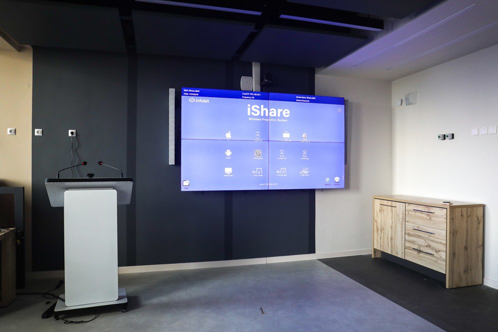 Мэр Воронежа рассказал о подготовке школ к новому учебному году и утверждённом графике каникул