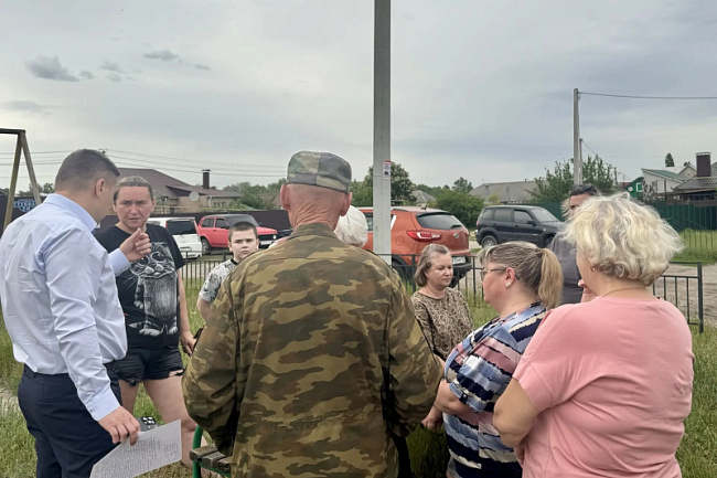 Безопасность на дорогах — в приоритете: депутат Воронежской городской Думы Александр Чуфинев взял под личный контроль ситуацию в посёлке имени Будённого