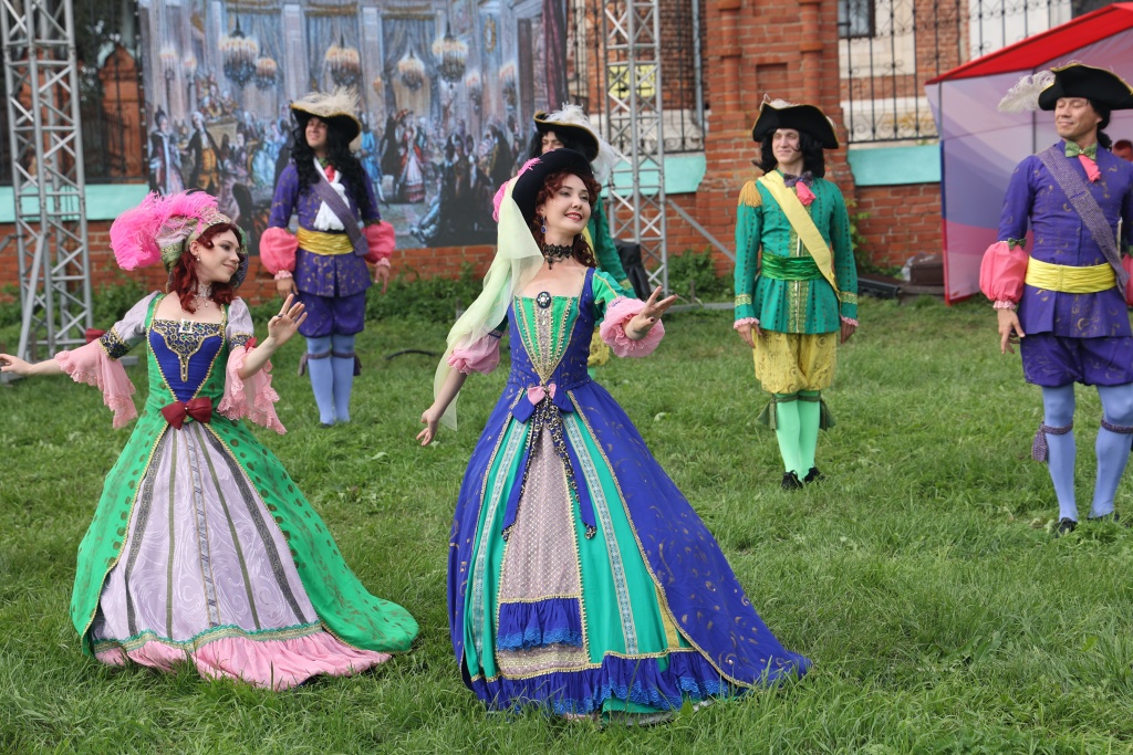 У стен Волоколамского кремля прошла военно-историческая реконструкция конного похода Александра Невского