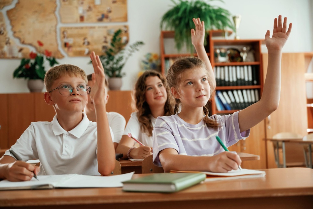 Зампред Заксобрания Нижегородской области принял участие в акции "Собери ребёнка в школу"