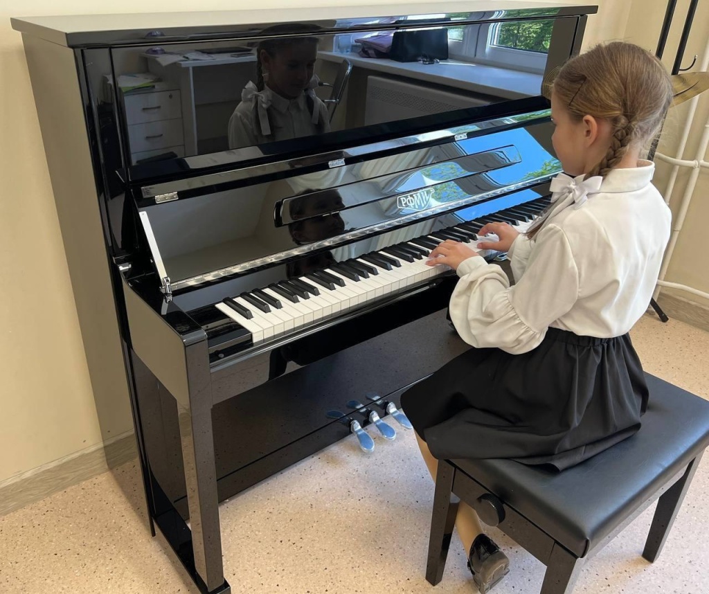 Три школы искусств в Подмосковной Коломне получили новые музыкальные инструменты