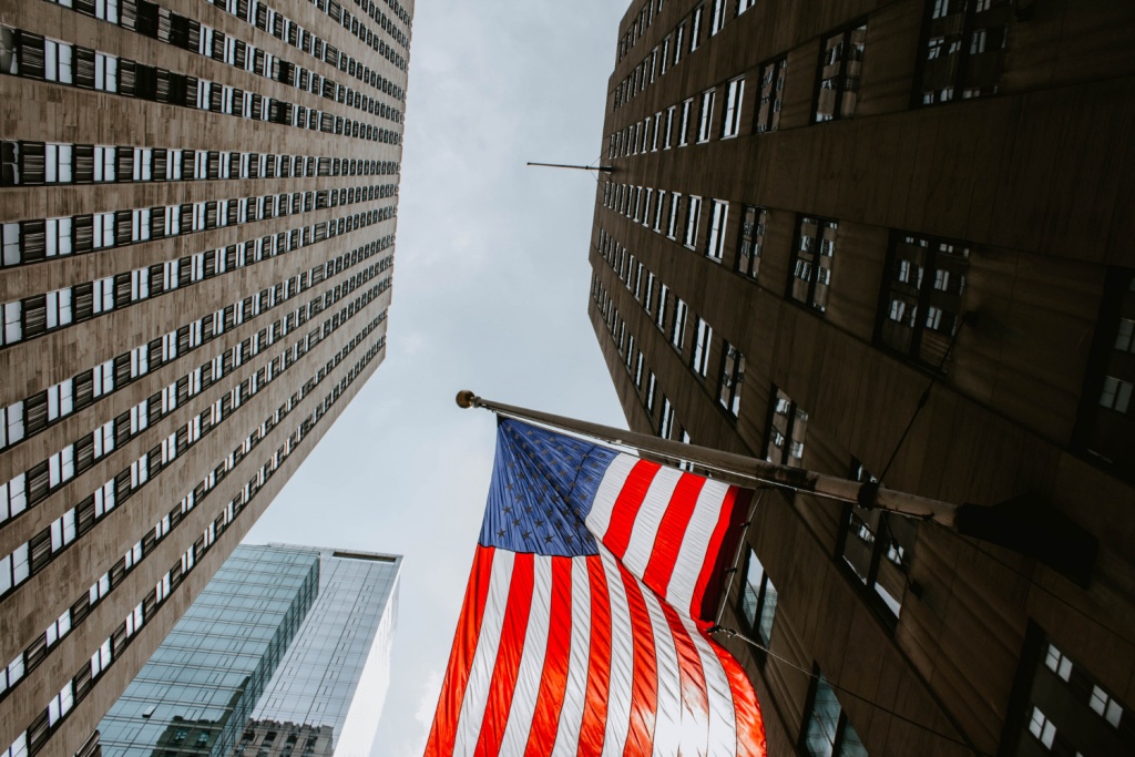 Goldman Sachs оценивает вероятность рецессии в США в 45%