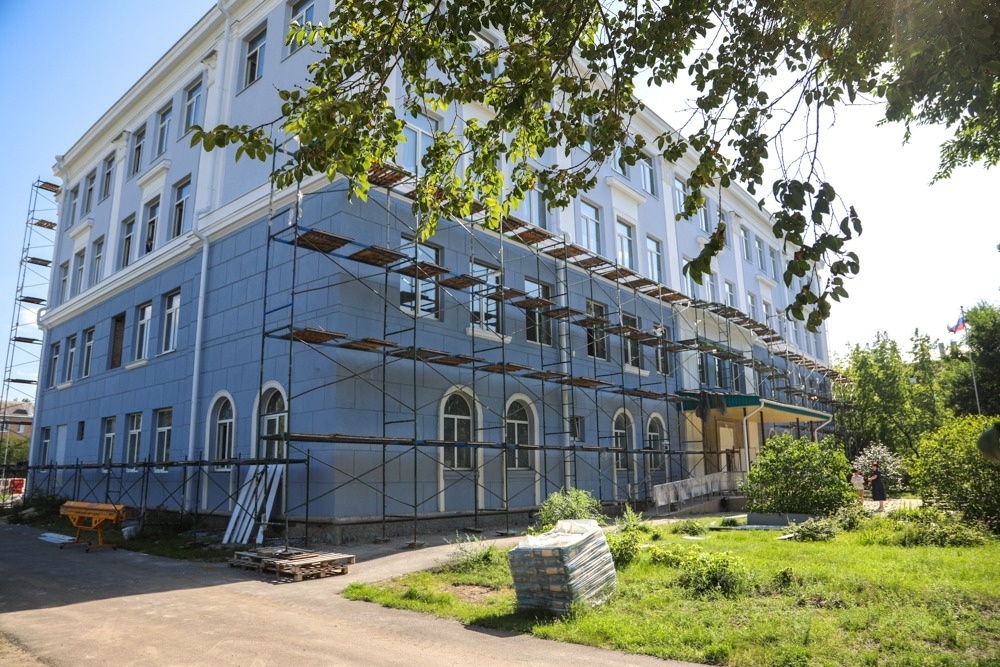 Сергей Петрин проинспектировал ход реконструкции школы №45 и капремонта школы №90 и дал ряд поручений Сергей Петрин проинспектировал ход реконструкции школы №45 и капремонта школы №90 и дал ряд поручений