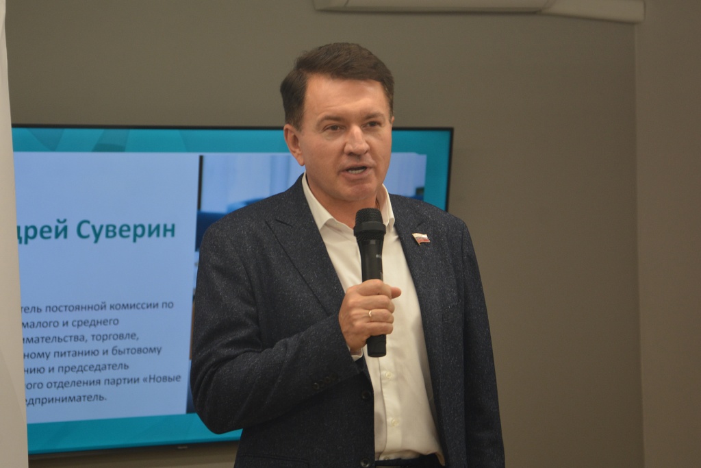 Депутат Воронежской гордумы Андрей Суверин проверил бизнес-грамотность воронежцев в предпринимательском диктанте