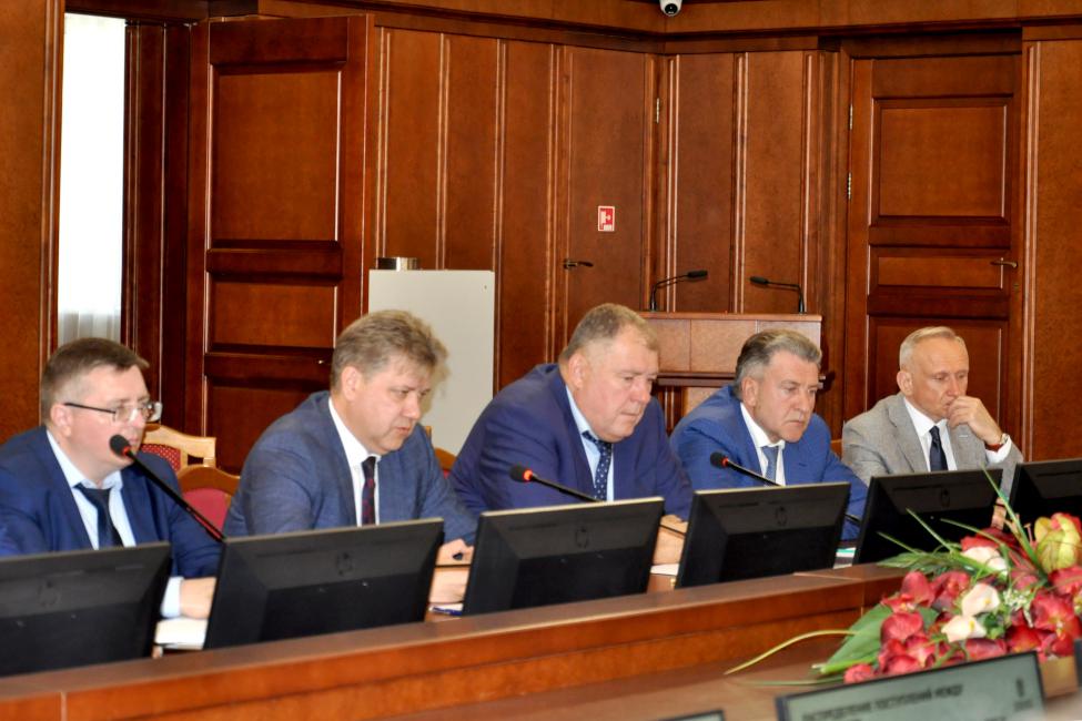 Депутаты ЗАКСа Новосибирской области: закон по совершенствованию налогового законодательства нужно было принимать еще вчера