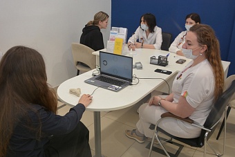 «Воронеж поможет»: в городе прошёл медико‐патриотический фестиваль с бесплатными обследованиями и лекциями