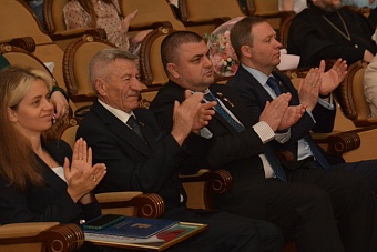 Председатель Воронежской городской Думы Андрей Дьяченко поздравил ЦДО «Созвездие» с 50‑летием
